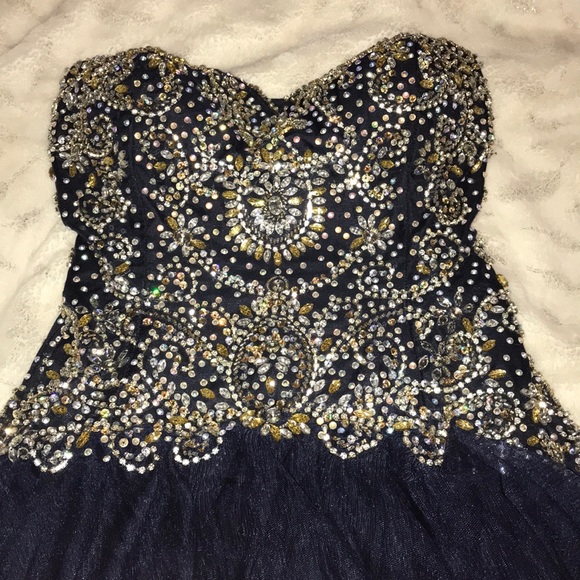 PROM DRESS - Picture 4 of 6